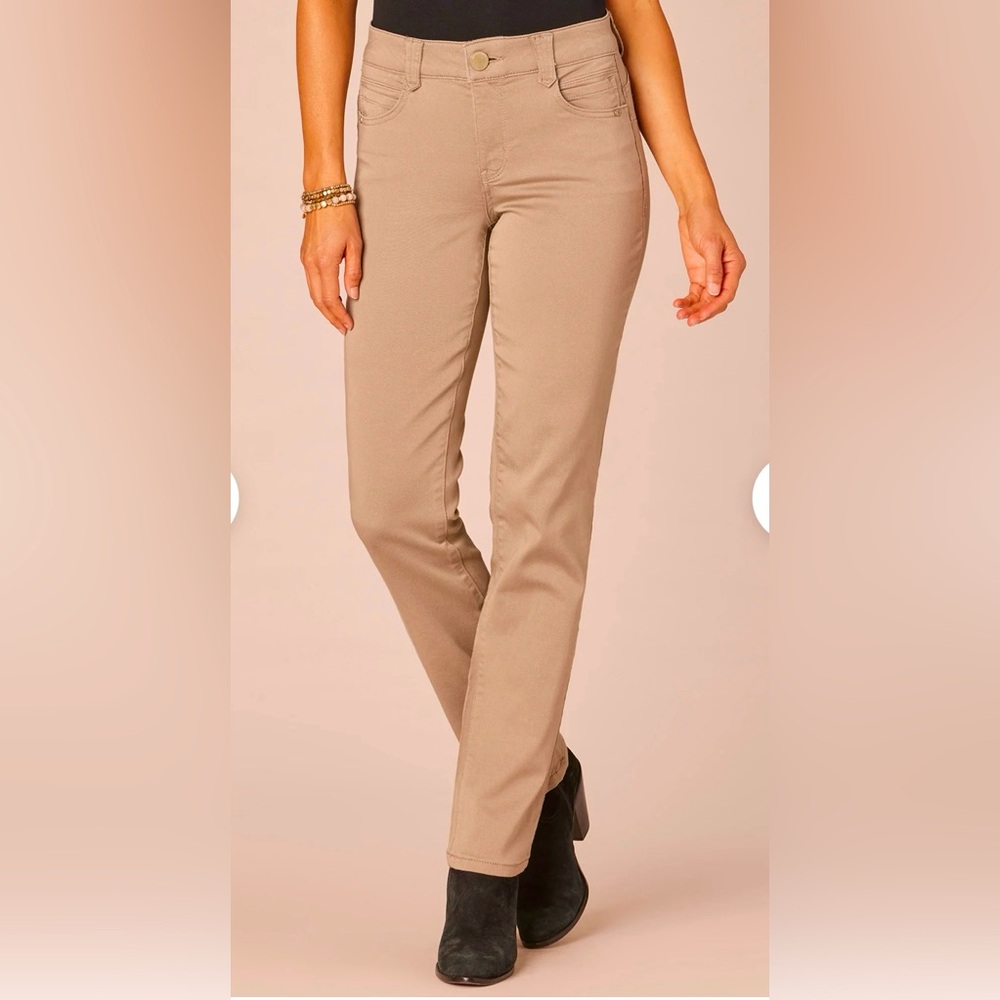 Democracy “Ab”solution straight leg, mid rise pants size 6